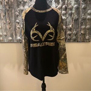⭐️ Realtree Ladies Med Graphic Long Sleeve Tee Shirt
